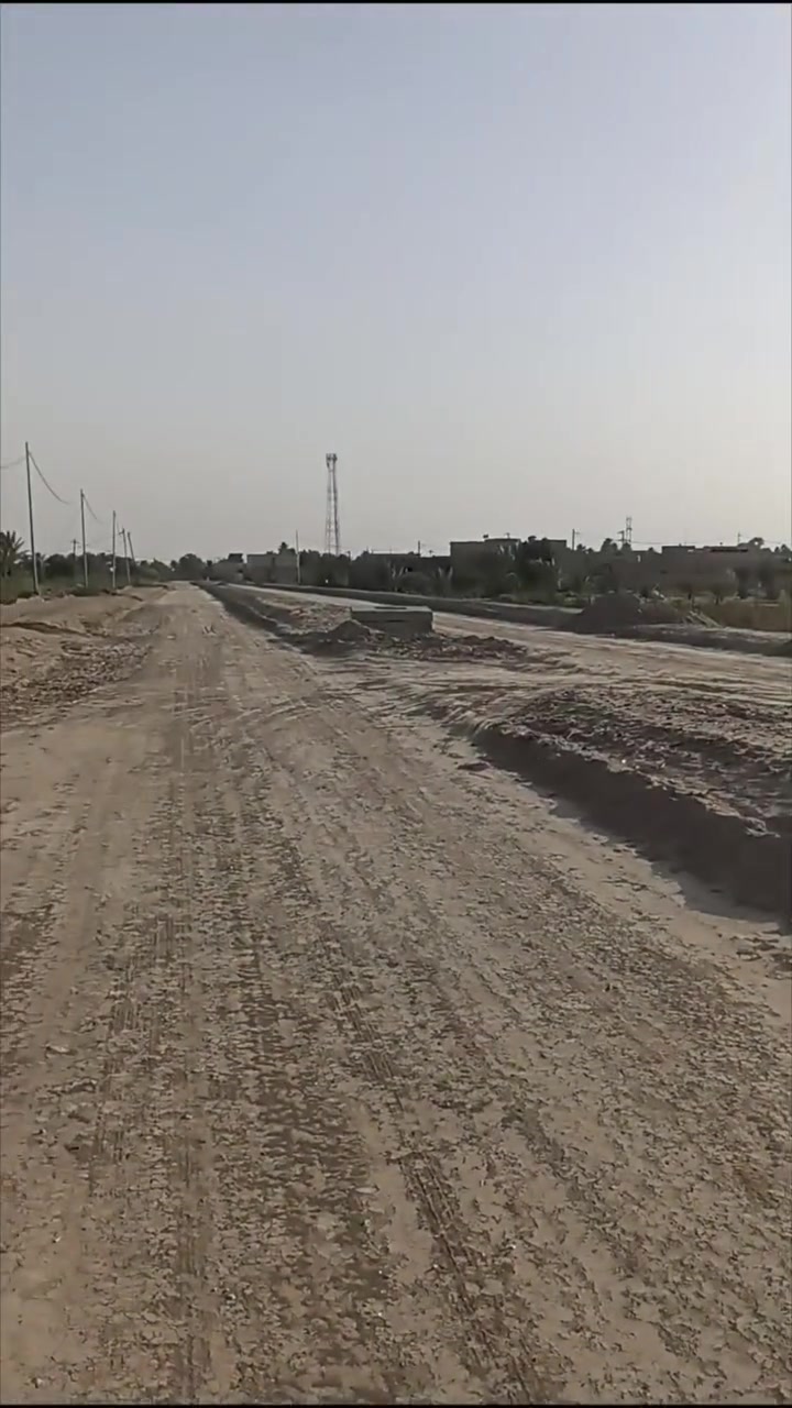 الدغارة طريق ديوانيه دغارة بداية حولي الهلالات من جهة البو حنين
سعر الدونم 48 للاستفسار اكثر ***********
متوفر كافة الخدمات ع الحولي مباشر  تصلح سكني وزراعي ومستقبل تجاري لان بس يخلص الحولي يصير عليها سيارات الحمل والخارجيه بغداد وكوت نجف وغيرها
15 دونم سند 25
