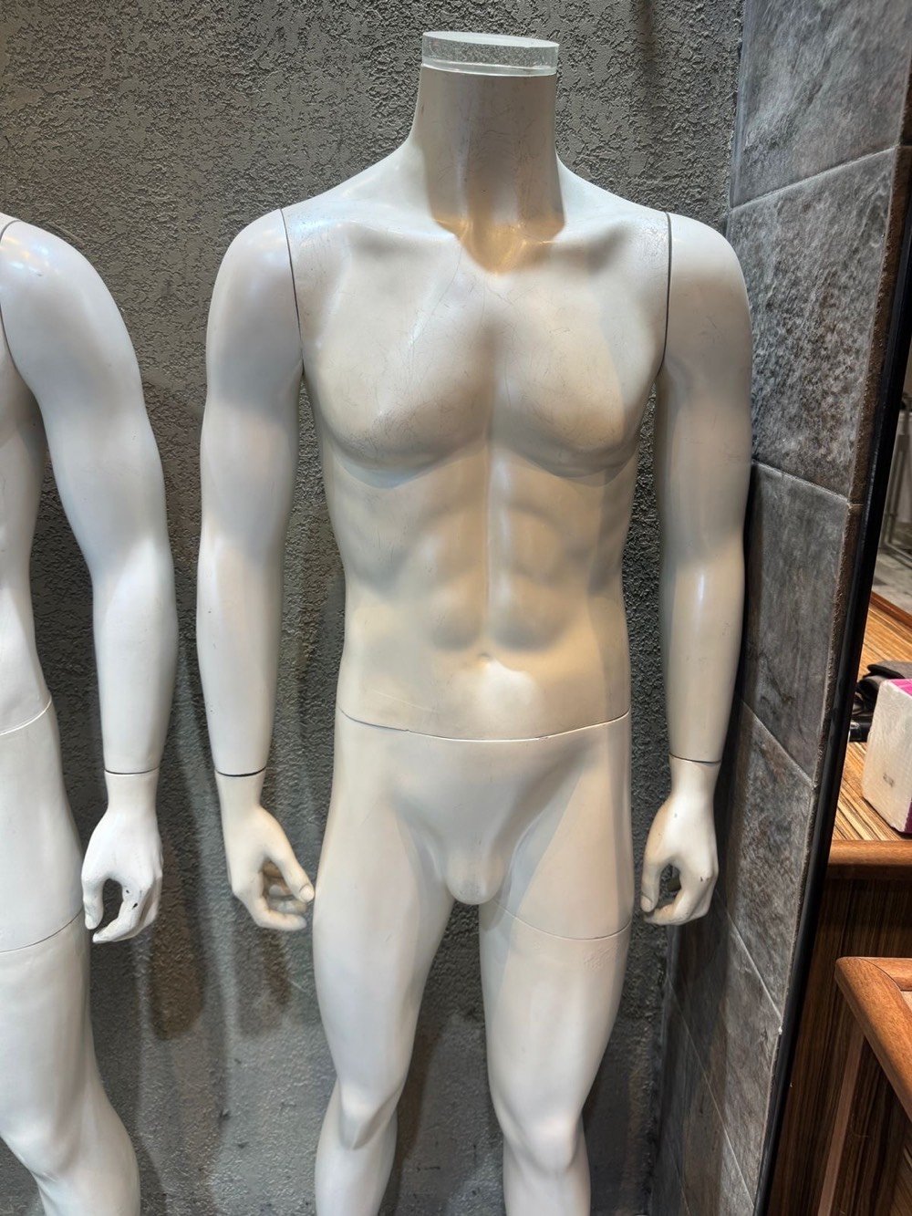 السلام عليكم من رخصه الادمن
فدوه عندي غراض تصفيه محل اريد ابيعهم لان محتاج فلوسهن مستعجل
⬅️مليكانه النصف جسم عدد:  9 قطع / سعر القطعه الواحده 15 الف
⬅️مليكانه جسم كامل عدد: 4 قطع / سعر القطعه الواحده 45 الف
⬅️مليكانه 3D تصميم حديث الشكل قطعه واحده فقط / السعر: 100 الف
المكان بغداد الكرخ وللتواصل والاستفسار 
( ***********)