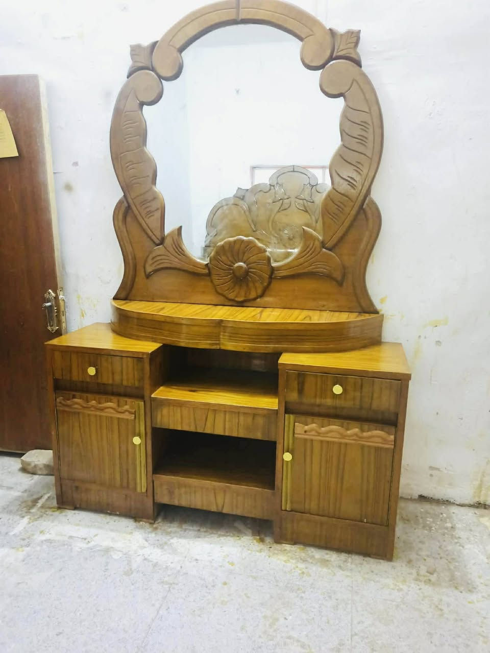 غرفه 5 باب حطاطه ضهر جرجوبه نضيفه اي ضرر مابيه
الشراي يتصل ...***********... بيع او مراوس +اشتري
