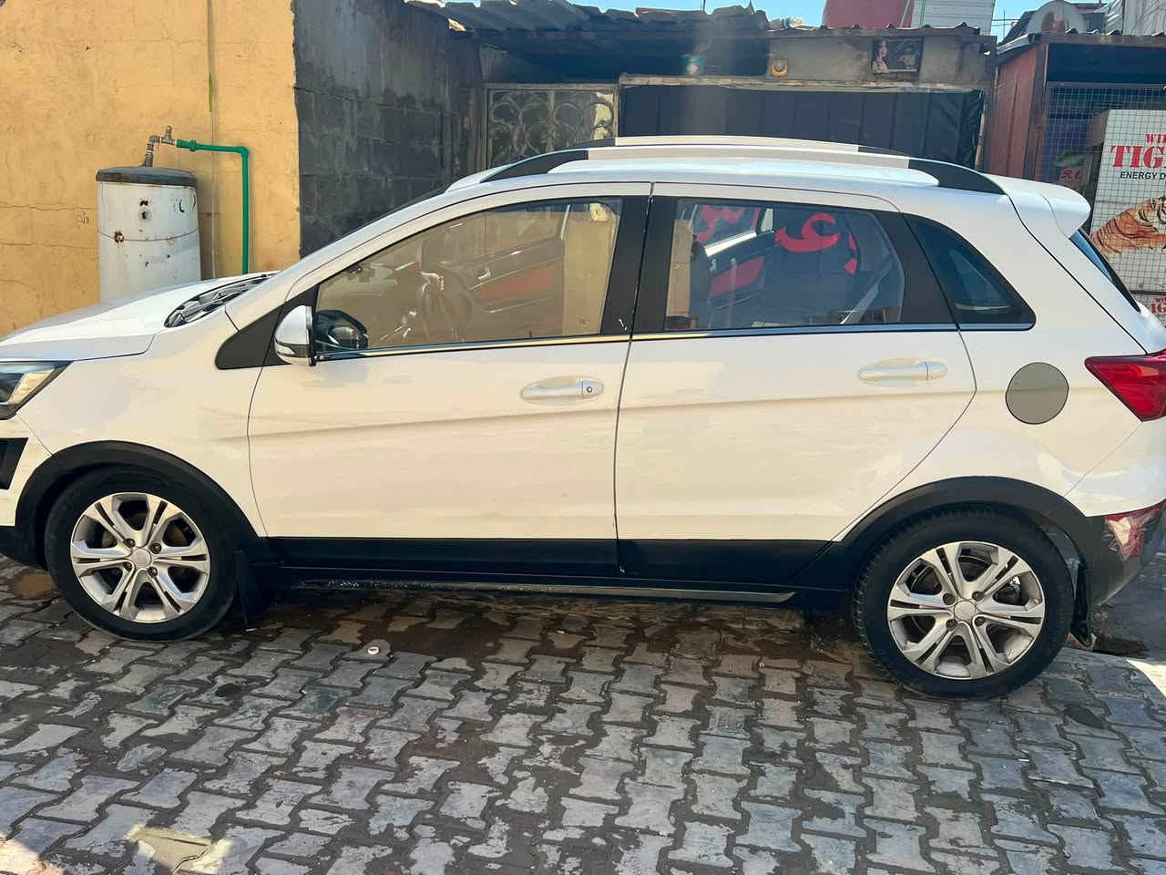 � للبيع – سيارة BAIC X25 موديل 2018
📍 الموقع: بغداد الرصافه
📌 رقم: بغداد رقم انكليزي سنويه لل 2031
🎨 اللون: ابيض
📄 السيارة: حرة ثاني يوم باسمك

⚙️ المواصفات:

محرك 1500 سي سي 
گير أوتوماتيك سبورت
مكينة وگير ياباني
شاشة لمس
حساسات خلفية
تحكم بالستيرن
إشارات بالمرايا
مثبت سرعة
تبريد شغال
كشنات جلد
السعر : 85 وبيها مجال
💎 سيارة نظيفة كله شركه بل واقع احلا 
للإستفسار التواصل : ***********_***********
