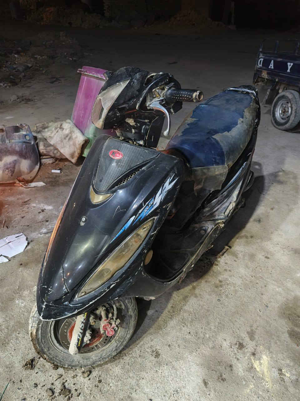 السلام عليكم يولد جي فور شغاله سلف هندر  دراجه كدامكم مجفته صاله 10 أيام مكاني سوق الشيوخ  السعر 150 الف وبيه مجال قليل  رقمي ***********
