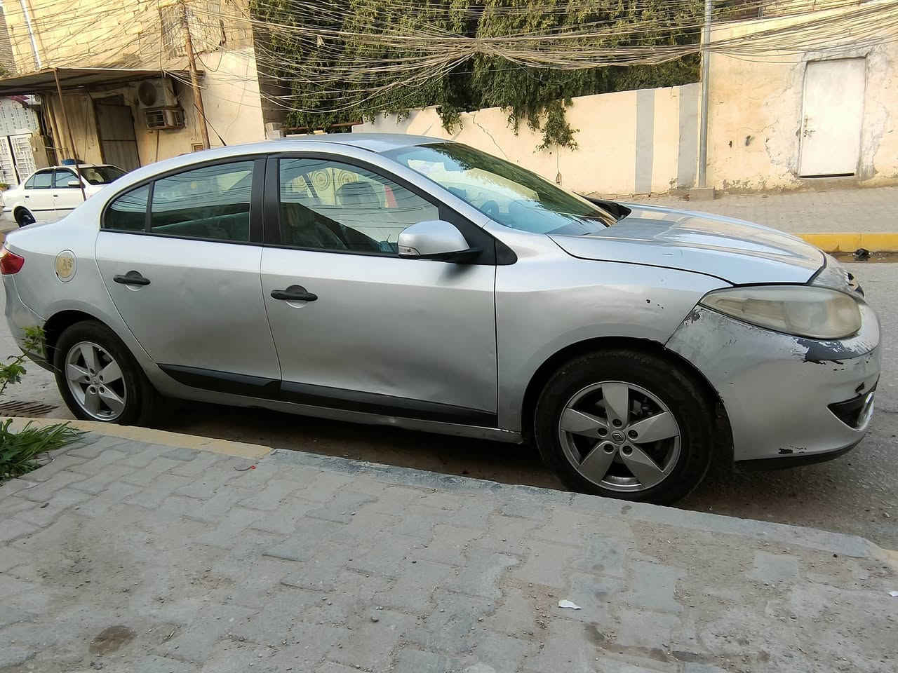 السلام عليكم ورحمة الله وبركاته رينو فلونس مديل 2013 
رقم واسط بسمي سنوية 2031 تدفئة  تبريد شغال بدون ضربة بدون صبغ  محرك قبق اصفر  ستوني شادة.  گير بلادي 5 نمر at المرغوب كهربائيات بلاد بدون جطل  باتري جديد 
حدادية جديدة   حتا كتلوكاتهة موجودة 

نقص جبنة كام شفت بيهة تسريب  فقط السعر 50
بيهة مجال بسيط جداً مكاني كربلاء حي الحر ***********
