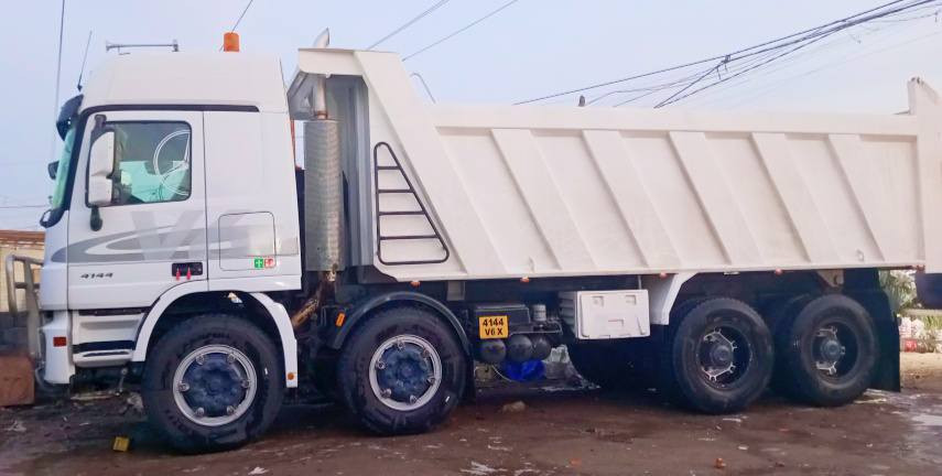 سلام عليكم للبيع اكتروس فحل اصل 2005 بموديله رقم بابل حجم 4144 مجموعة جيف كير كهربائي رباط 24 تخم تاير جديد ويل برماغ الماني  شاصي وقمارة بدون صبغ خلاص  سياره نضيفه حيل ومابيه نقص الشراي يتصل ***********     ***********. م
