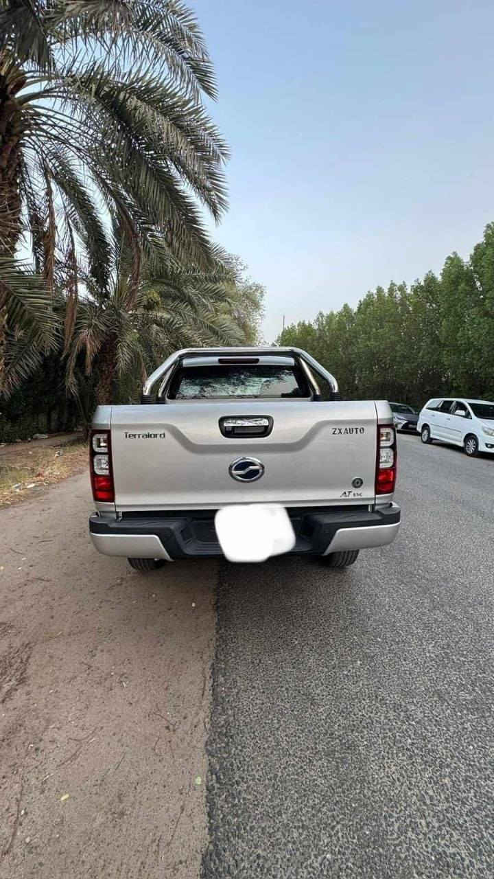 السلام عليكم سياره زت اكس اوتو موديل 2023ستيراد كويتي فول مواصفات مكفوله كفاله عامه ماشيه 45الف فقط السعر 160وبيه مجال رقم الهاتف ***********
