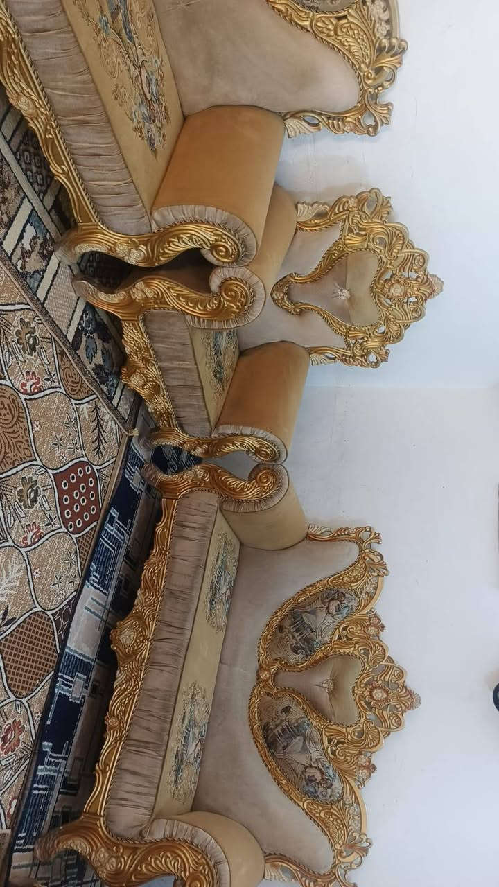 تخم 10مقاعد ملكي جديد كلش اي ضررمابي نضيف جد سعره 375وبي مجال يوجد توصيل داخل كربلاء ***********
