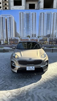 للبيع سبورتج ذهبي 2020 خليجي ماشية 74  مكفول من الصبغ والتبديل فقط بار...