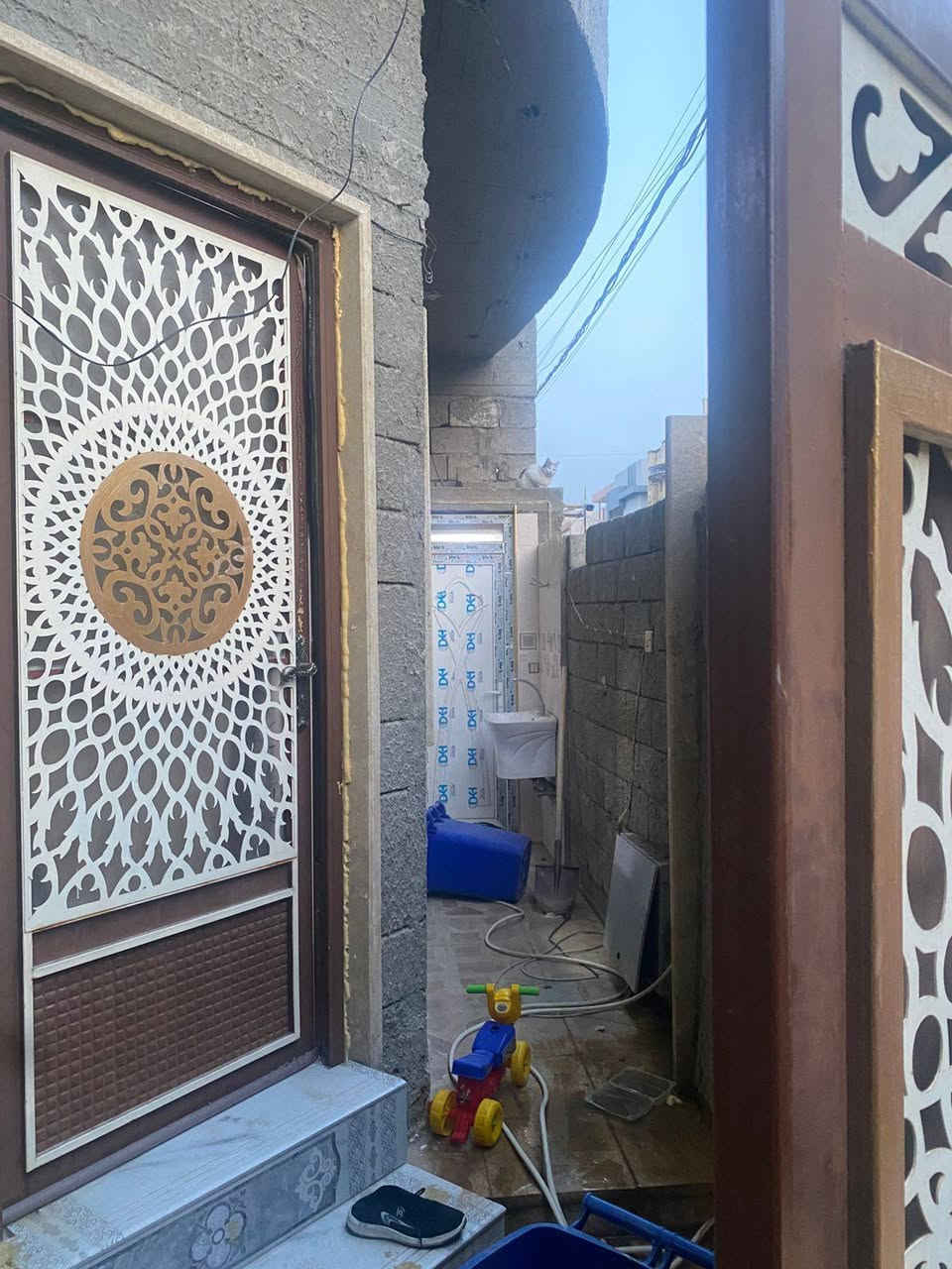 للبيع بيت طابقين /جمعية الحدباء مزارع الدباغ/قرب دوميز
المساحة 125 متر مربع
واجهة 10
اتجاه قبلة
الطابق الاول: مطبخ +استقبال +هول +غرفة نوم+صحيات
الطابق الثاني:غرفتين نوم
للاستفسار: ***********
