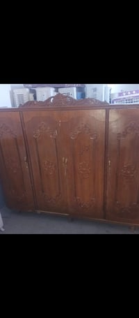 دولاب ٥ بيبان • خشب قوي • قديم