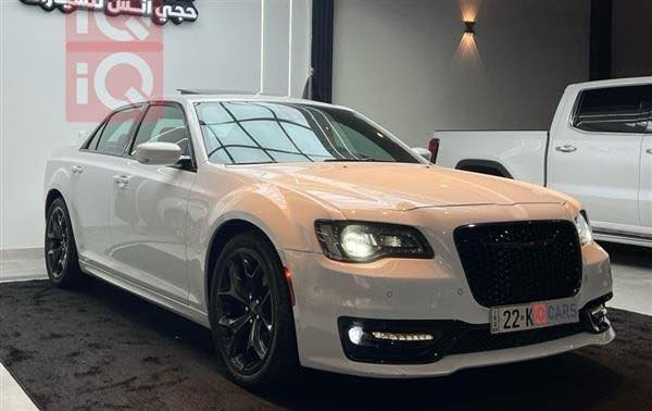 كرايسلر (اوباما) ريد اديشن 1/1
الموديل : 2021 . (كندي) . 
العداد :54
المحرك : V6 . 3.6L . 
المواصفات :
*  پانوراما . 
* رادار امامي مع مانع تصادم . 
* تحذير الخروج عن المسار . 
* نقطة عمياء . 
* مصابيح امامية زنون مع LED . 
* ويل قياس 20 أنج . 
* حساسات مع مانع تصادم خلفي . 
* بردة خلفية كهربائية . 
* شاشه كبيرة مع نظام ملاحة نفكيشن GPS .
* سستم صوت الپاين مع سماعات بريميوم ودمام بلصندوق.
* مقاعد أمامية كهربائية عدد 2 . 
* ذاكرة لحفظ وضعيات الجلوس (ميموري) . 
* مقاعد أمامية تبريد وتدفئة . 
* مقاعد خلفية تدفئة . 
* تشغيل عن بعد . 
* ستيرن كهربائي . 
* تدفئة ستيرن . 
* محدد سرعة . 
* تلفون بلوتوث . 
* كاميرا خلفية .
* مرايا متحسسة للاضاءة العالية .
* كير شفتر بالستيرن . 
* دخول ذكي (بصمة) .
بدون صبغ 
هزة وسنوية جديد
رقم اربيل انكليزي
مكان السياره موصل
 رقم***********   *********** سعره (360)مجال بصيط بيع فقط نقد بدون مراوس
