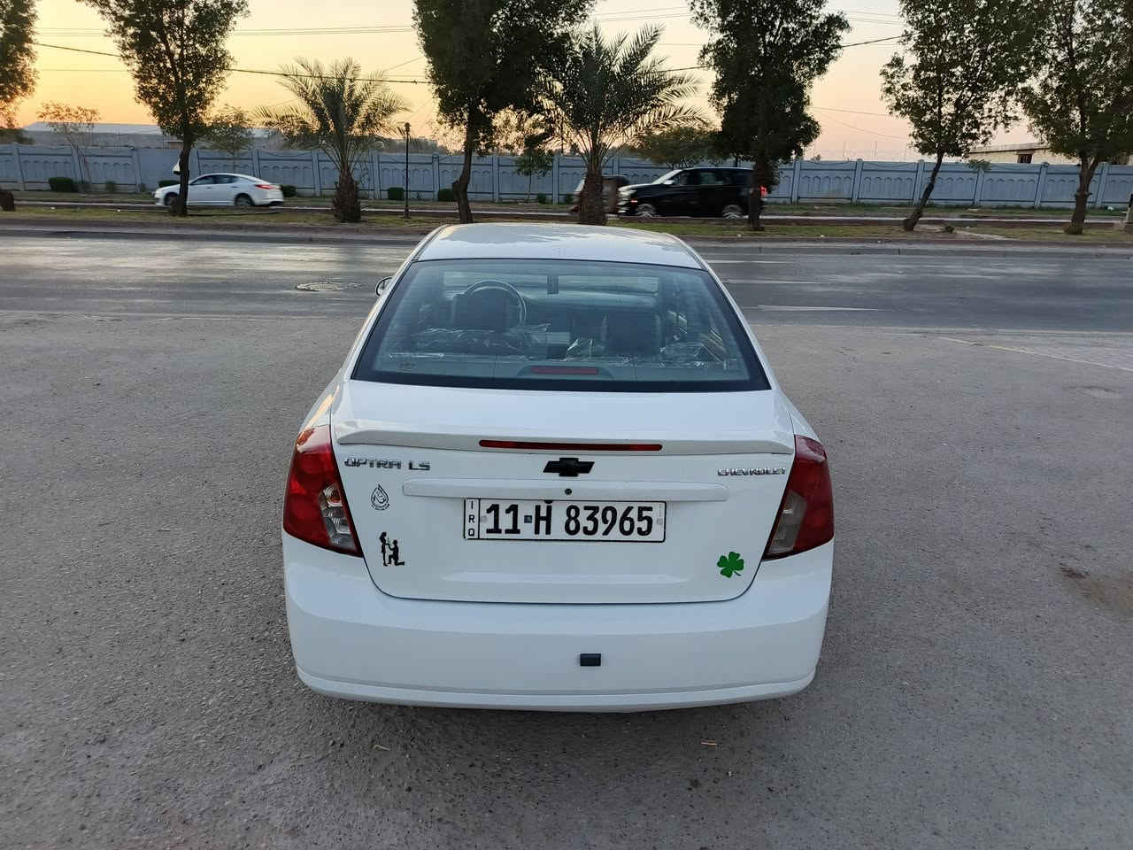 سلام عليكم مرخصة إلادمن المحترم اوبترا موديل ٢٠١٢ 
الشركة العامة 
 بيها خشم جاملغ صبغ جهه السايق وباقي سياره مكفول 
كير مكينه خير من الله 
تبريد تدفئة مكفول
صدر مكفول 
تخم تاير جديد 
السعر ٧٨ وبيها مجال قليل 
عنواني بغداد البياع مدينه الذرى 
***********
