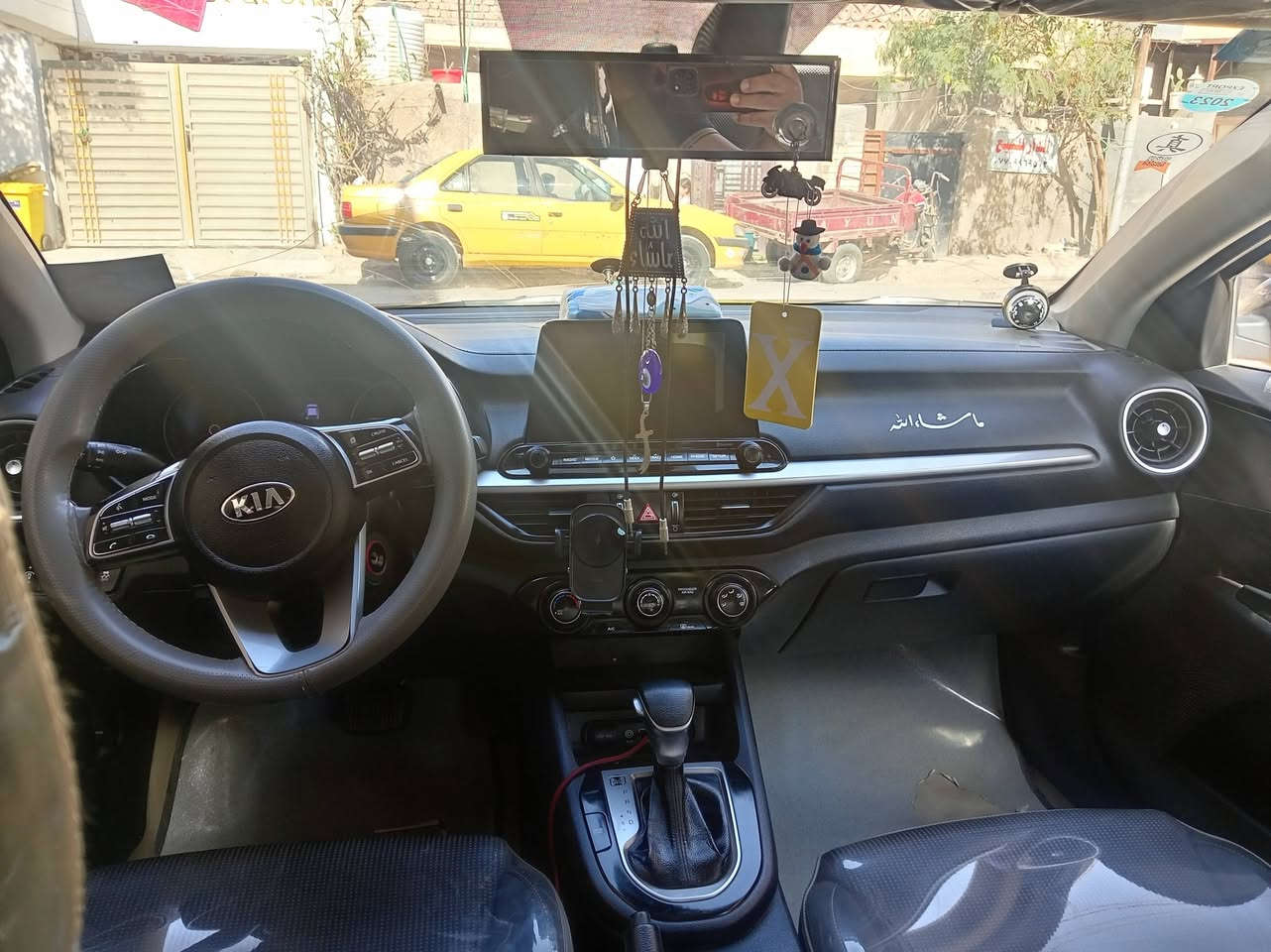 السلام عليكم عندي سياره موديل 20 سياره بسمي رقم بغداد مكان بغداد العبيدي الشهداء السعر ١٣٣ موبايل *********** عباس كير يتي
