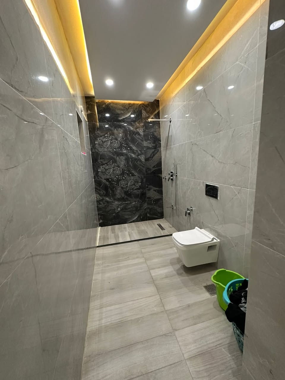 💫اكتب رقم واحد يوصلك السعر خاص💫

💫دار حديث للبيع كراده قرب المستشفى العربي

💫المساحة 223 متر واجهة 8

💫حالة السند مستقل بأسم شخص حضوري
_______________________
💫يتكون من كراج وصالات استقبال عدد 2 وحمام عدد 4 وغرف نوم عدد 5 
💫الدار متكون من وحدتين سكنية الطابق الأرضي معزول بدرج خارجي عن الطابق الأول 
________________________

💫***********
💫***********
