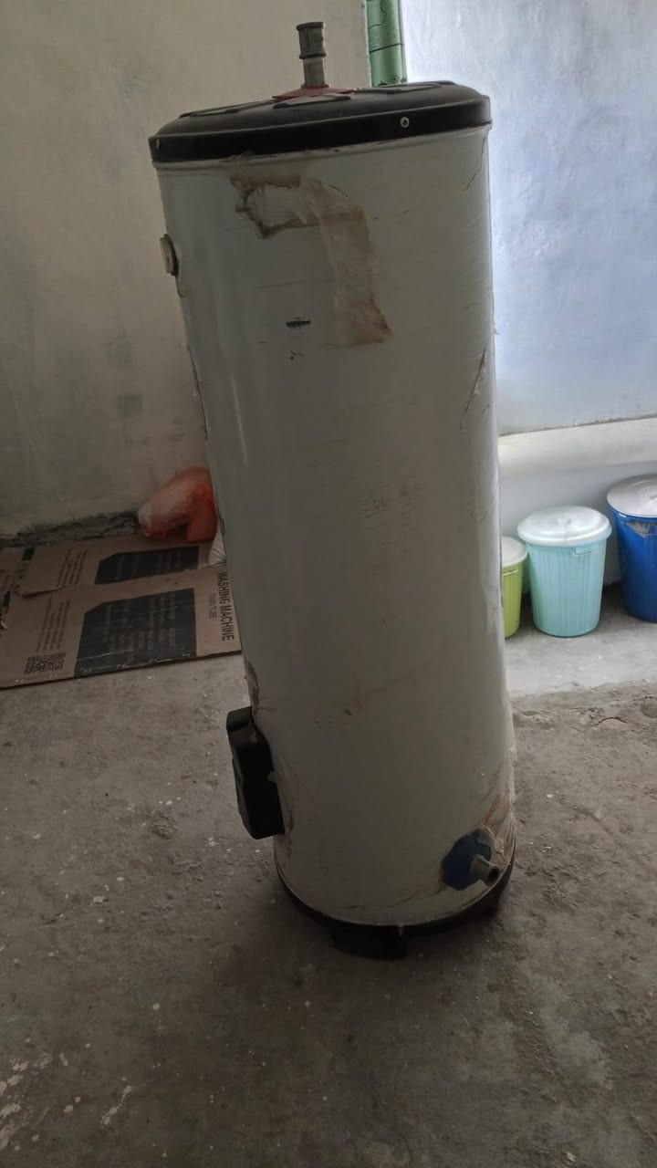 سخان مستخدم شي قليل 
السعر 55
***********
