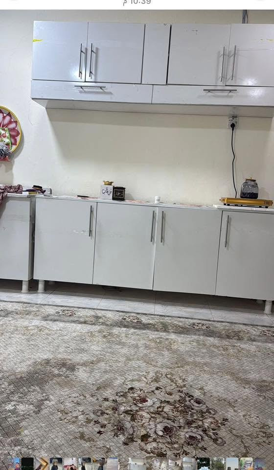 شقه للايجار 
طابق اول درج معزول
الجمعيات شارع مستشفى ابن البيطار
غرفه ومطبخ وحمام وصطح
مطلوب عائله صغير 
الشقه بدون اثاث
الاجار 400 قفل شامل ماء وكهرباء
***********
