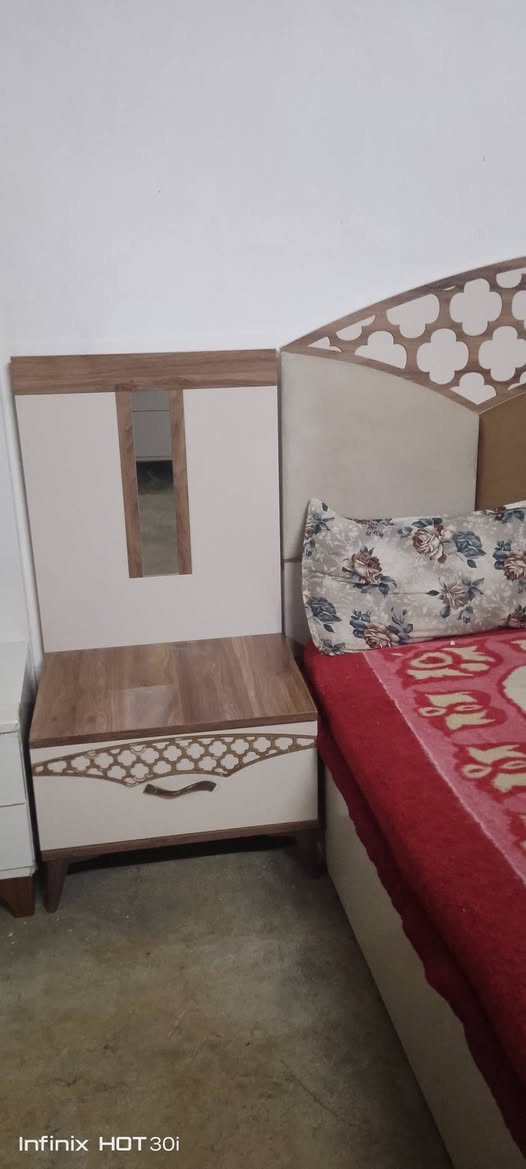 غرفة نوم تركي للبيع..5قطع
سعره 300. وبيها مجال.  اتصال ***********. او واتساب
