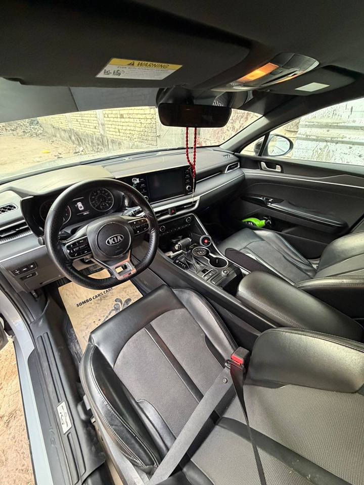 السلام عليكم 
كيا k5 2021
ماشيه 112 الف 
لون سمنتي رقم بصرة معوقين بعدلها ١١ شهر وتصير حره السيارة موضح بالصور حادثها وارد امريكي 
السيارة فول ماعدا الفتحه 
***********
السعر ١٦٥ وبيها مجال بسيط البصرة, العراق
