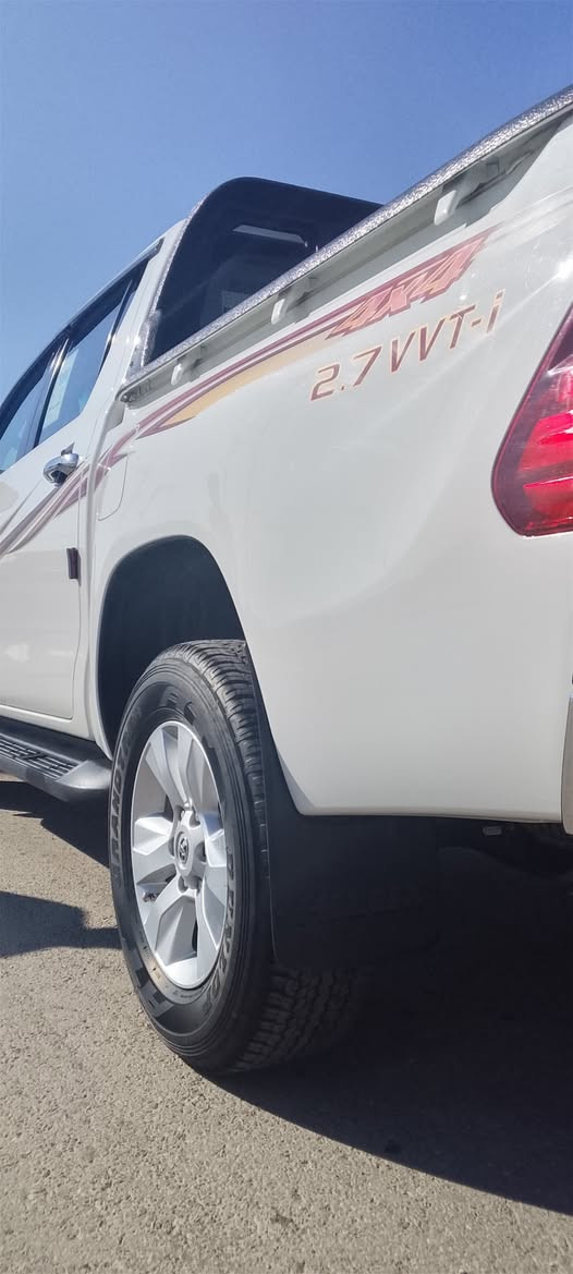 السلام عليكم للبيع فورويل عالي اوتوماتيك 2018تخم تايرات الشركة سبير مانازل ما ماشيه شي قليل برغي مامصلح بيهة كلة على وضع الشركة للاستفسار اتصل ***********
