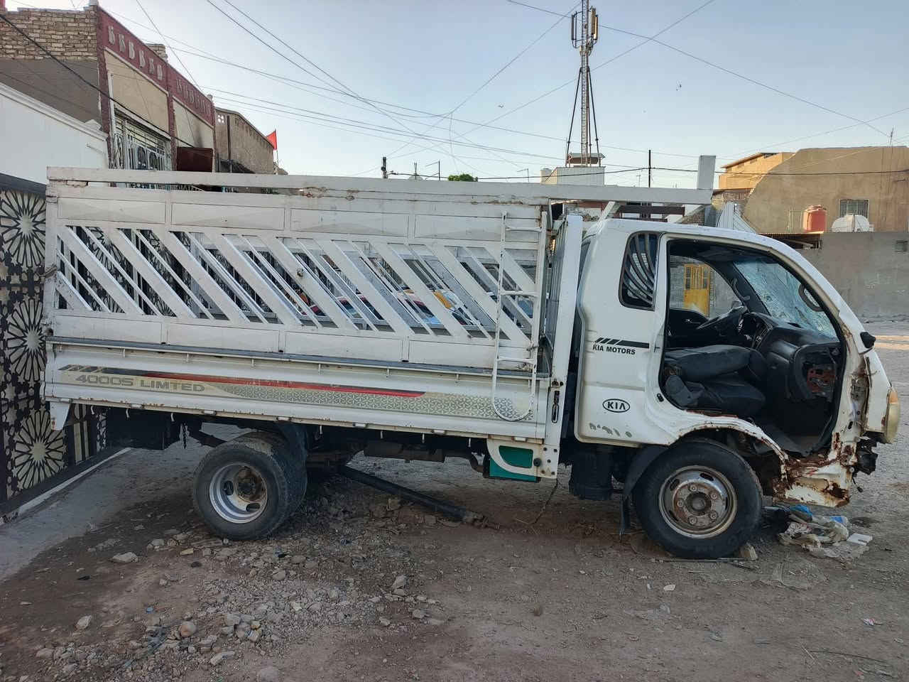 السلام عليكم
سيارة كيا فحل موديل 2008 مكينة مسكر..
رقم قادسيه.  أبيع على هذا الحادث.  تريد تبدل قماره تريد تعدل. 
مكينة وكير كفالة سنويه بعد سنه ونص تسقط. السعر 52 وبيها مجال قليل 
ألاتصال ***********
