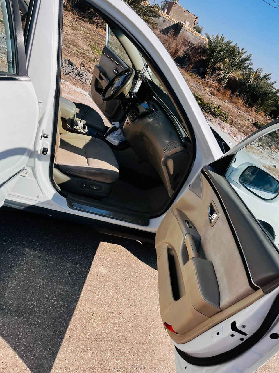 سلام عليكم ازيرا 2010 للبيع رقم سلمانيه سنويه بعدهي ماصاقطه تحويل ثاني يوم مكينه كير كفاله 2700 تراي وين مايعجبك مواصفات فتحت سقف اشاير بالمري مري شفط ويل 18 داخل بيجي لايت زنون 
بيه كم قطعه ابيع حزام السعر 90 وبيها مجال 
مكاني بابل الهاشميه 
***********
