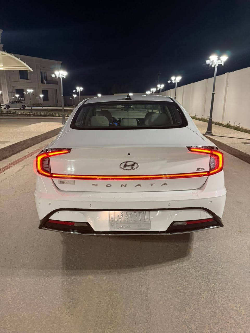 السلام عليكم 
سوناتا 2023 خليجي ابيض  
فول عدا البانوراما واللد الامامي 
ماشية 91 الف 
محرك 2.500 طبيعي 
بارد في الباب خلف السايق والهلال 
دعامية امامية مبدلة لون مقارب 
السيارة اشتريتها زيرو من الوكالة اول مانزلت 
والسيارة جاهزة 
السعر 210 وبيها مجال
للتواصل ***********
