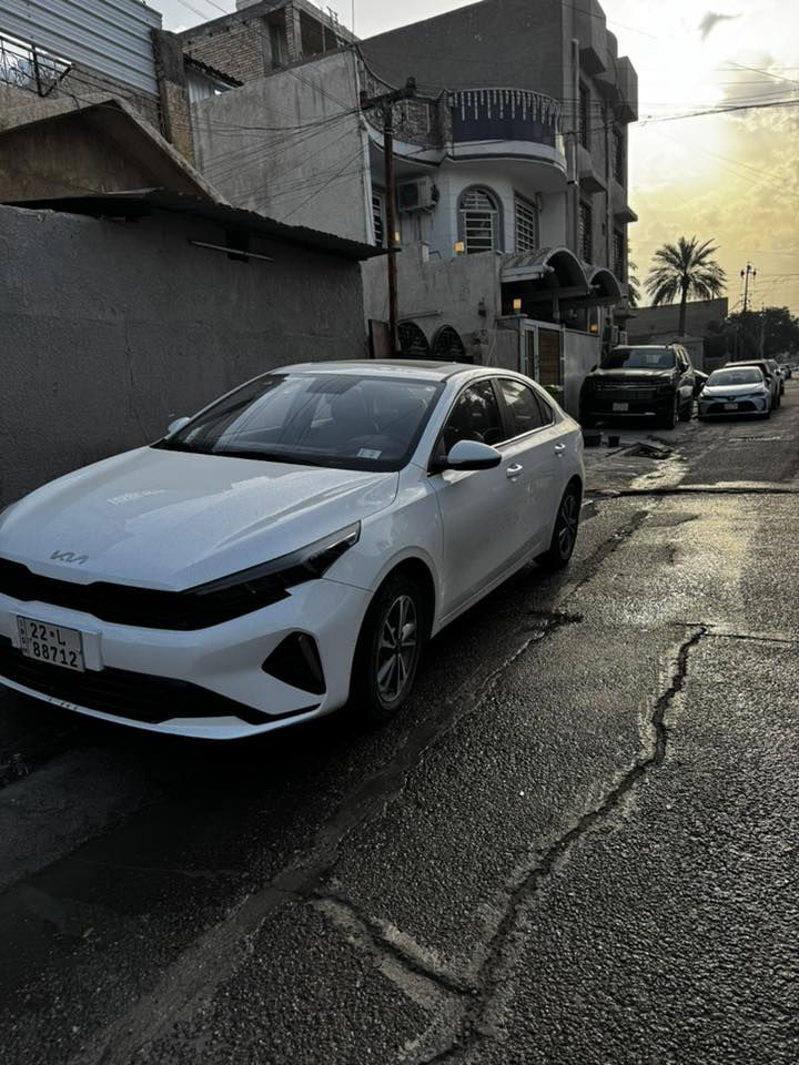 السلام عليكم k3 للبيع
موديل 2022 بيھﭑ شخوط ورصعات مثل مااموضح بلصور 
بدون بارد ولا صبغ مكينة 1500 ماشية 83 الف 
مكاني بغداد العطيفية 
السعر 128 وبيهه مجال 
للاستفسار 
***********
