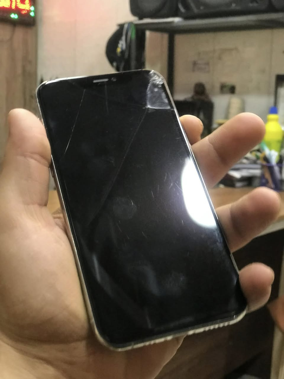 اسلام وعليكم
جهاز ايفون 11 pro  

لبرووو مو لماكس

ذاكره 64

مبدل شاشه اصليه وبيها فطر فقطط

بطاريه ٧٢

اسعر ١٦٥ وبي مجال

مكاني بغداد الغزاليه

توصيل ماكو

رقمي ***********
