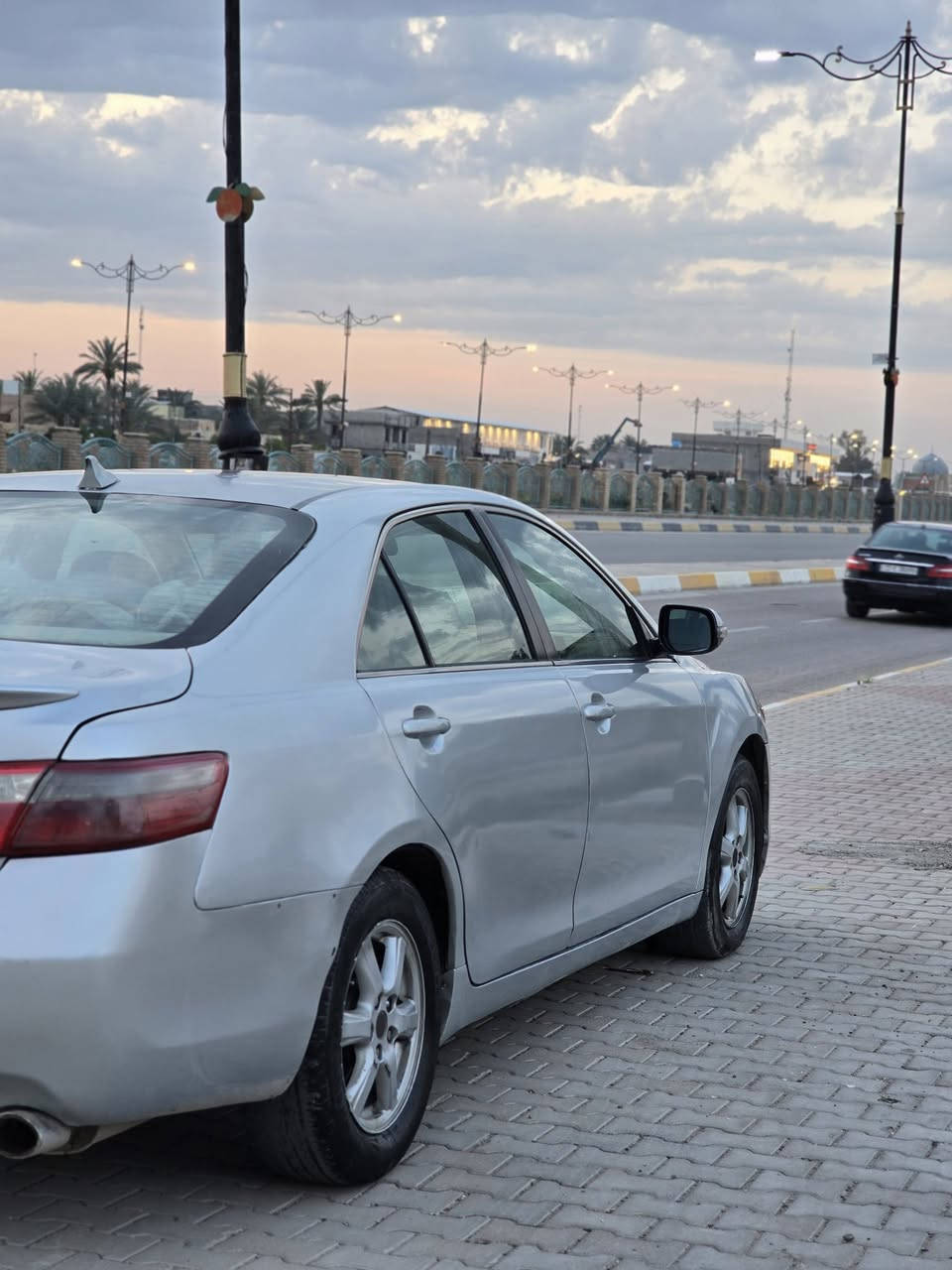 السلام عليكم... كامري موديل 2007 السياره صبغ حزام جديده ونضيفه ومناقصها شي تبريد تدفئه كله فول كير محرك كله مكفول العنوان ديالى بعقوبه السعر 85 او مراوس بالنتره مضلع صفره.
***********
