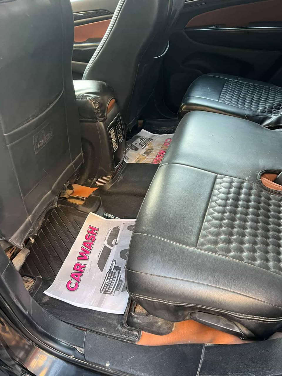 سلام عليكم سياره جيب شيروكي.  3600    مديل 12 رقم واسط السياره موجوده بغداد مدينه الصدر  سنويه بب
 مصبوغه حزام بدون قماره ابسمي تحويل ثاني يوم 
السعر 135بيها مجال بسيط ***********
