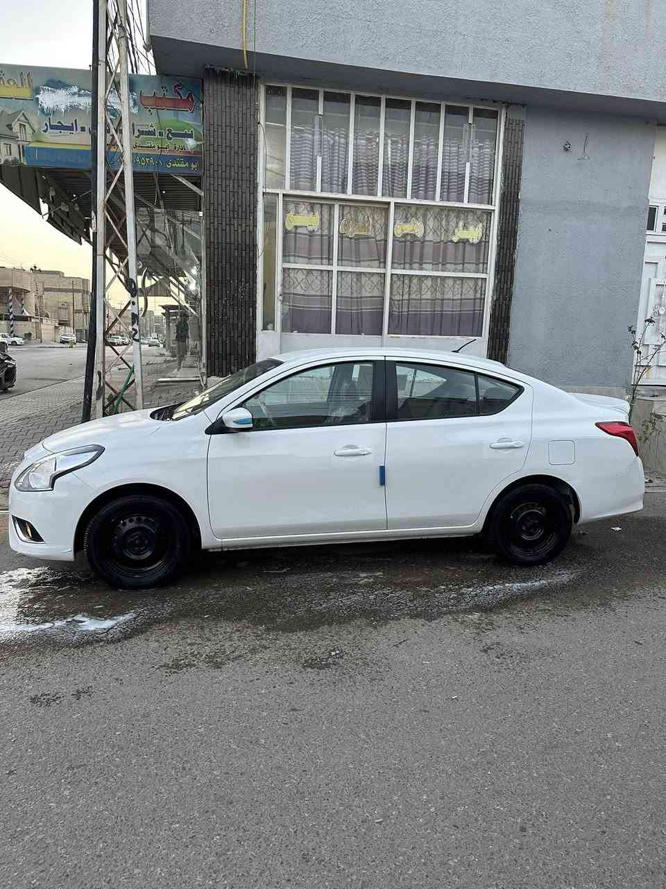 سلام عليكم صني للبيع مديل 2024 سياره مكفوله حته دعاميات ابيع على فحص ماشيه 25 بسم شركت مهند وكالة تحويل مكان سياره نجف شارع الروان 
(سعر 117)
***********
