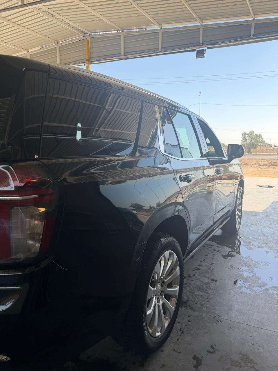 تاهو بريمير 2021
للبيع — Chevrolet Tahoe Premier 2021 فل كامل 🔥

سيارة قمة بالنظافة، استخدام شخصي، وكالة بالكامل 100%، بحالة ممتازة جداً.

🔹 الممشى: 60 ألف فقط
🔹 الصبغ: وكالة بالكامل
🔹 الحالة: ما تحتاج أي مصروف — جاهزة للاستخدام

المواصفات:
 • محرك 5.3L V8 قوي واقتصادي
 • جير أوتوماتيك 10 سرعات
 • نظام دفع رباعي (4WD)
 • فتحة سقف بانوراما
 • شاشة عدادات ديجيتال
 • شاشة وسطية كبيرة تدعم Apple CarPlay & Android Auto
 • نظام صوتي Bose فاخر
 • مقاعد جلد تبريد وتسخين أمامي وخلفي
 • ذاكرة مقاعد + تحكم كهربائي
 • كاميرات 360 درجة
 • حساسات أمامية وخلفية
 • رادار + مثبت سرعة ذكي
 • تحذير مغادرة مسار + نظام أمان متكامل
 • باب خلفي كهربائي

✨ سيارة تجمع بين الهيبة، الفخامة، والراحة للعائلة والسفر.
✨ فرصة نادرة بهالحالة وبهالممشى.
الرقم *********** بي واتساب كذلك
💰 السعر: 50,500$ 📍 (المكان بابل الاسكندرية)  للجادين  المراسلة خاص أو اتصال مباشر.
