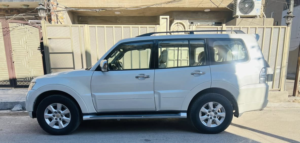 السلام عليكم
باجيرو 2010 حبتور سيارة نظيفة 

كوشنات جديدة واصلية دبل كشن كهرباء 

دمام حبتور محرك 6سلندر 3.500 

فور ويل دفع رباعي 4’’4

7راكب 

 رقم بغداد دولي سنوية الى 2030

مكان السيارة بغداد

الاتصال على الرقم التالي 
‭0771 093 9575
