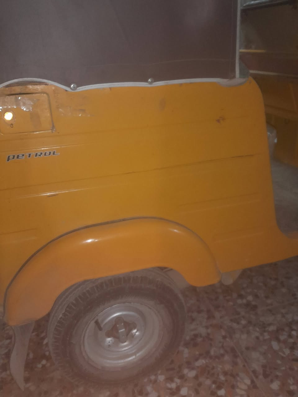 سلام عليكم تكتك لبيع مودل عشرين شهر اضنعش رقم سنوية تحول ذاني يوم تخم تاير محرك جديد ك
كهربايات  شغالة المكان بغداد حي اسلام ***********
