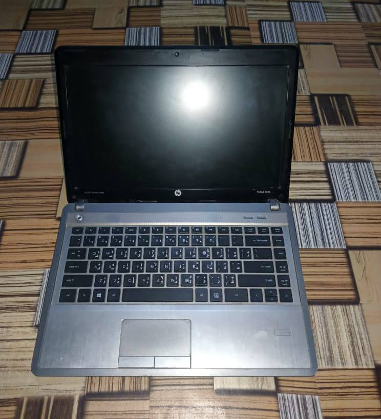 السلإم عليكم شباب
حاسبه hq مستعمله ونضيفه 
اسعر 200 فقط مكاني البصره
لتواصل واتساب ***********
