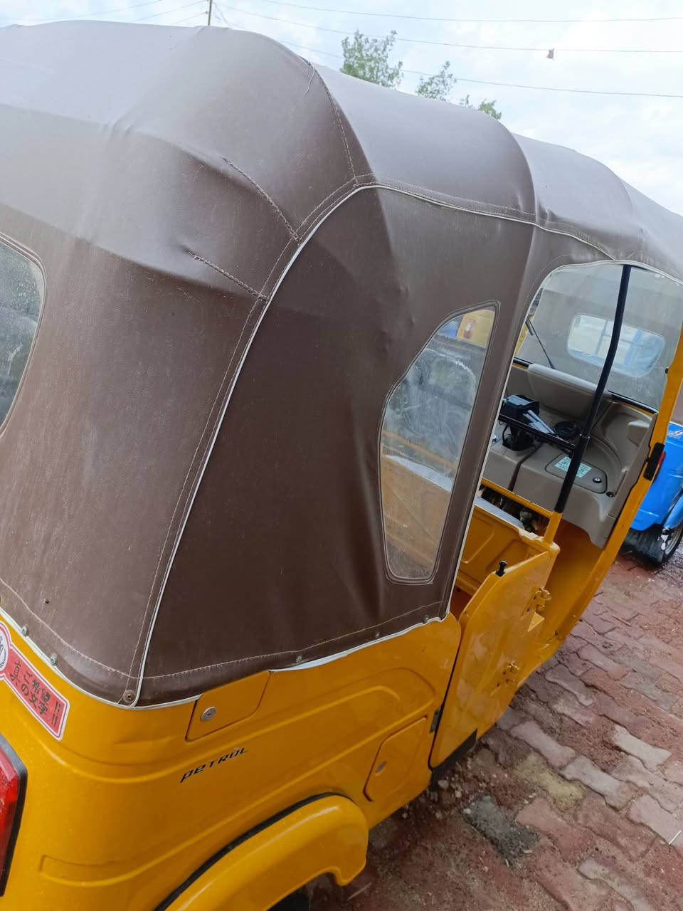 سلام عليكم تكتك للبيع مديل 22كفاله عمه كشره ومكينه مكن دور النفط الاتصال ***********
