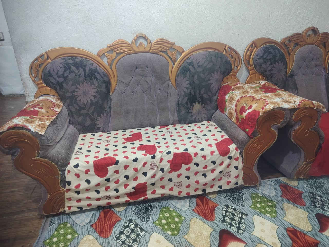 قنفات للبيع خمس قنفات سعرهن 250 وبيهن  مجال قليل ***********
