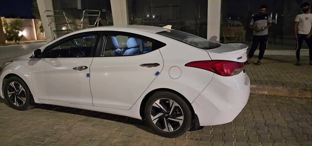 لانترا موديل 2012 بسمي
كابون بنزين بيهاا
بيهاا نص باب صبغ فقط 
ابيع شرط التحويل
موروس بتكسي يرهم 
***********
السعر 115
