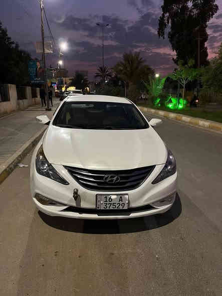 هيونداي سوناتا 2013 خليجي
مكينه 2400 كير 6 نمر
رقم القادسيه الدولي الجديد وهزه جديده باسمي شخصيا 
تبريد ثلج قطعتين امامي وخلفي
مواصفات نص فول 
حساسات خلفيه 
شاشه كبيره 
كامره خلفيه
تحكم بالستيرن
مري شفط واشاير بالمري 
ويل كروم
لد امامي 
كشنات مخمل 
تخم تاير جديد 
حداديه جديده برغي واحد مابيه نقص 
السياره بيه رش بسيط قطعتين فقط بدون تبدل او فتح
ونصبته كلش حلوه الواقع احلى من الصور 
السعر  130 وبيه مجال بسيط 
مكاني الديوانيه قضاء عفك 
رقم التلفون ***********
