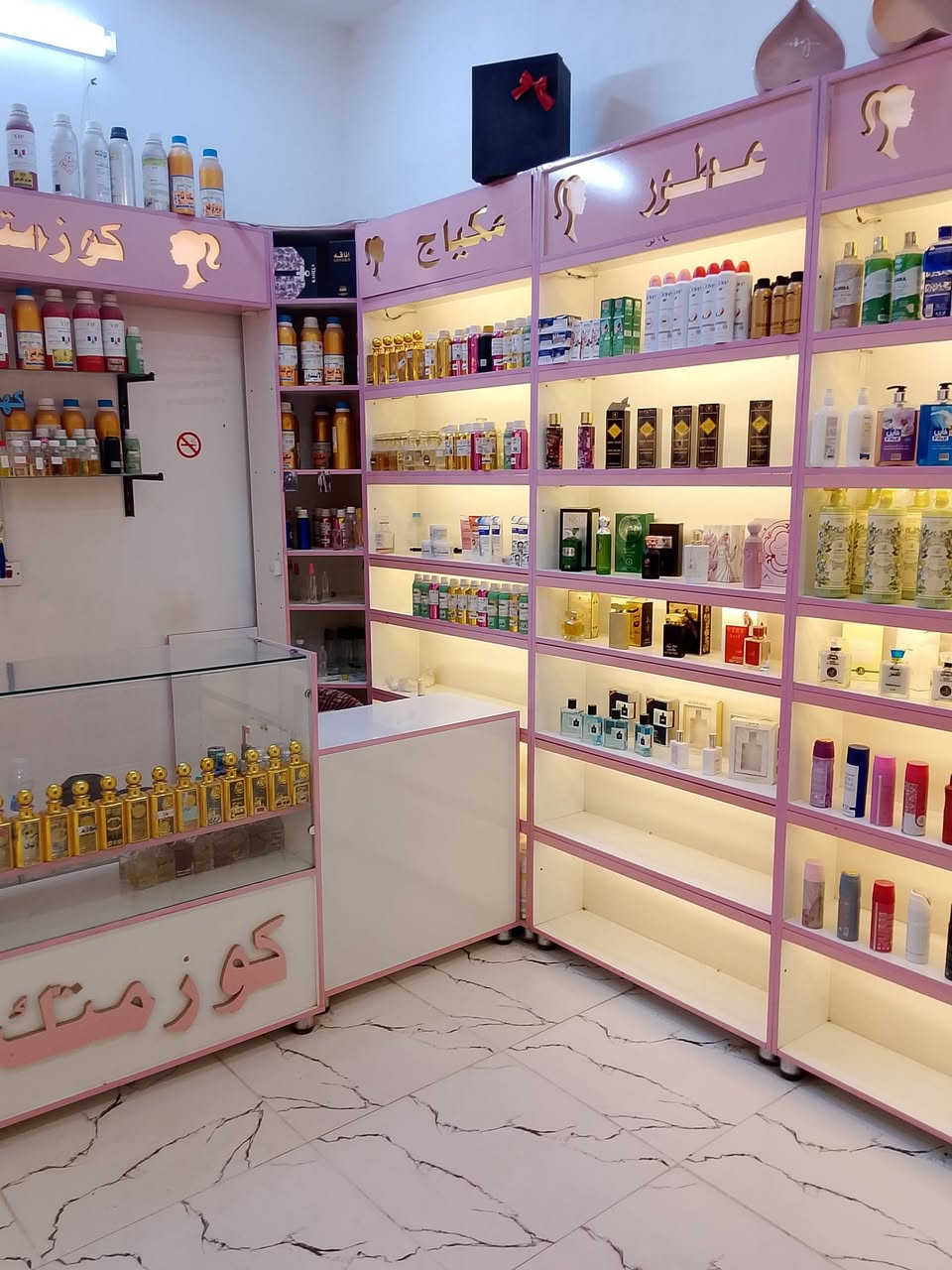 سلام عليكم عندي رفوف ألبيع 10قطع *********** عل الواتساب
