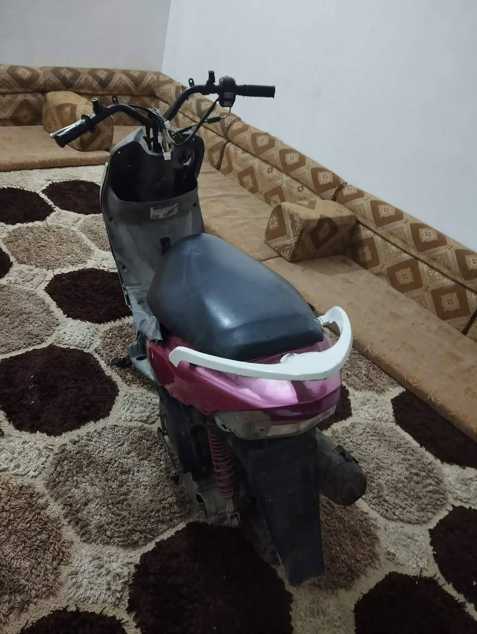 سلام عليكم
دراجه ماكس منغولي للبيع 
دراجه بيها ملاحظات بسيطه 
ضفيره جديده+باتري جديد 
محرك نكره سلف هندر ليمت ما يعجبك 
تواير جدد دبلات شرط الشغل خلفي امامي 
سعرها 300 وبيها مجال بسيط 
‏‪***********‬‏ واتس فقط
