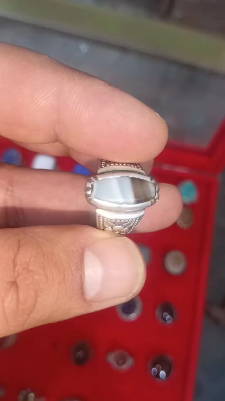 سعرهن نهائي قفل بدون عمله 150 الف توصيل كافه محافظات 6 الف


**إذا كنت صاحب هذا الإعلان وتريد حذفه لأي سبب، رجاءا أرسل رسالة إلى الدعم الفني**