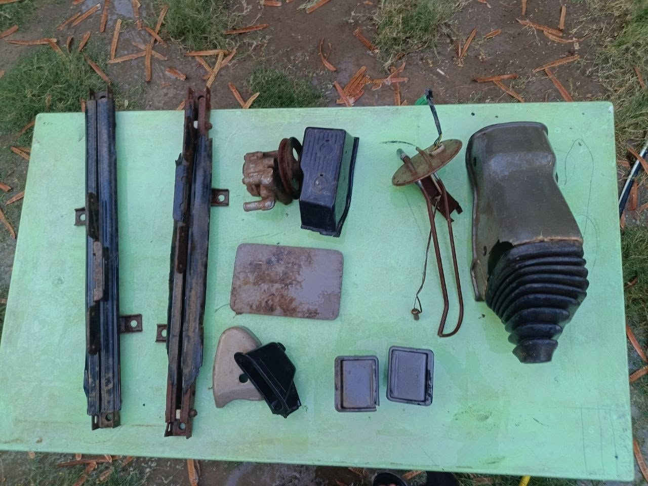 اغراض بريجو بلاش كلهن 25 الف 
هاتف ***********

او راسل عالفيس
