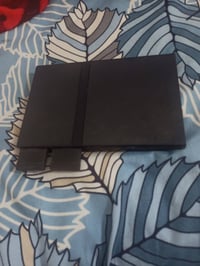 بلي ستيشن ٢ • مستعمل قليل • ملحقات كاملة