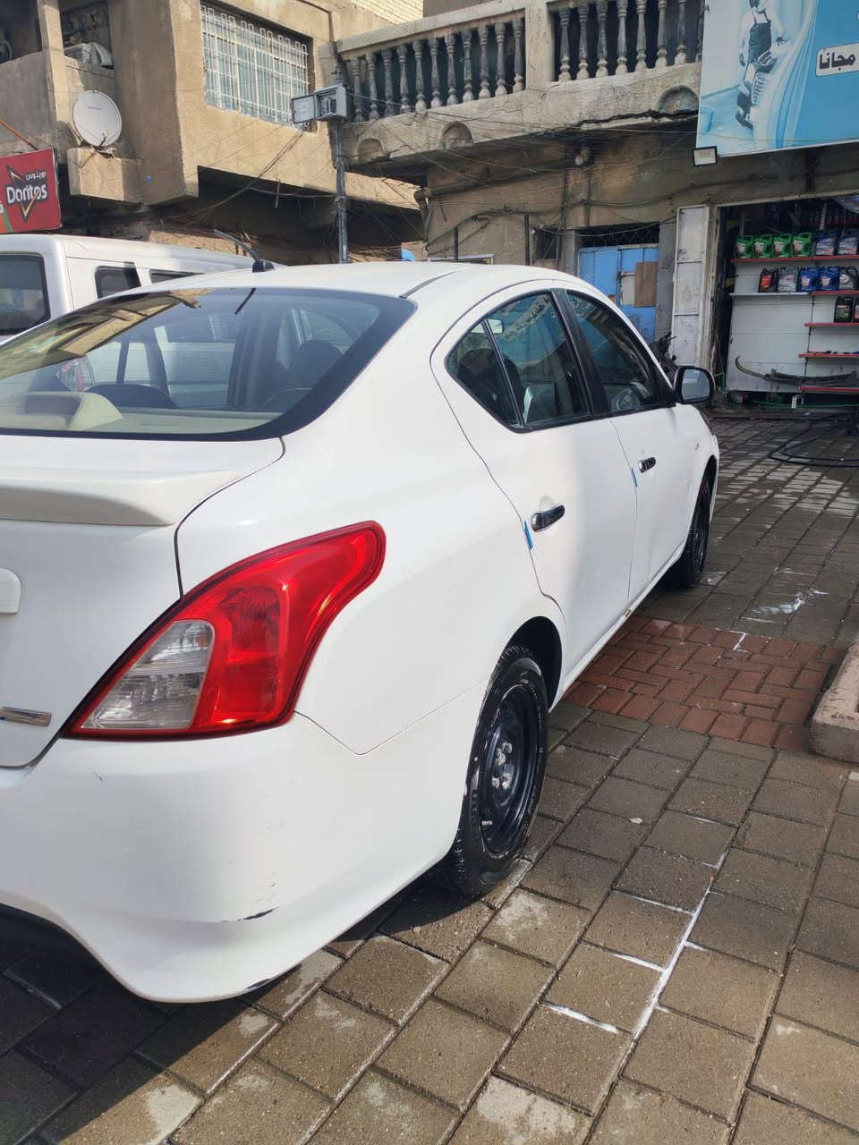 السلام عليكم
سني هندي موديل 2016
محبوبة الجماهير
بليته زركة 
مكفوله من الصبغ فقط تكحيل بسيط والباقي بيهه طخات موضح بالسونار
تخم تاير نظيف 
باتري جديد
تبريد ثلج
تحكم نص ستيرن
ماشية 160 
رقم بغداد بأسمي 
هزه  ورقم انكليزي  الجديد
مكاني بغداد
السعر  95 
مكلف بنشر رقم راعي سياره ***********
