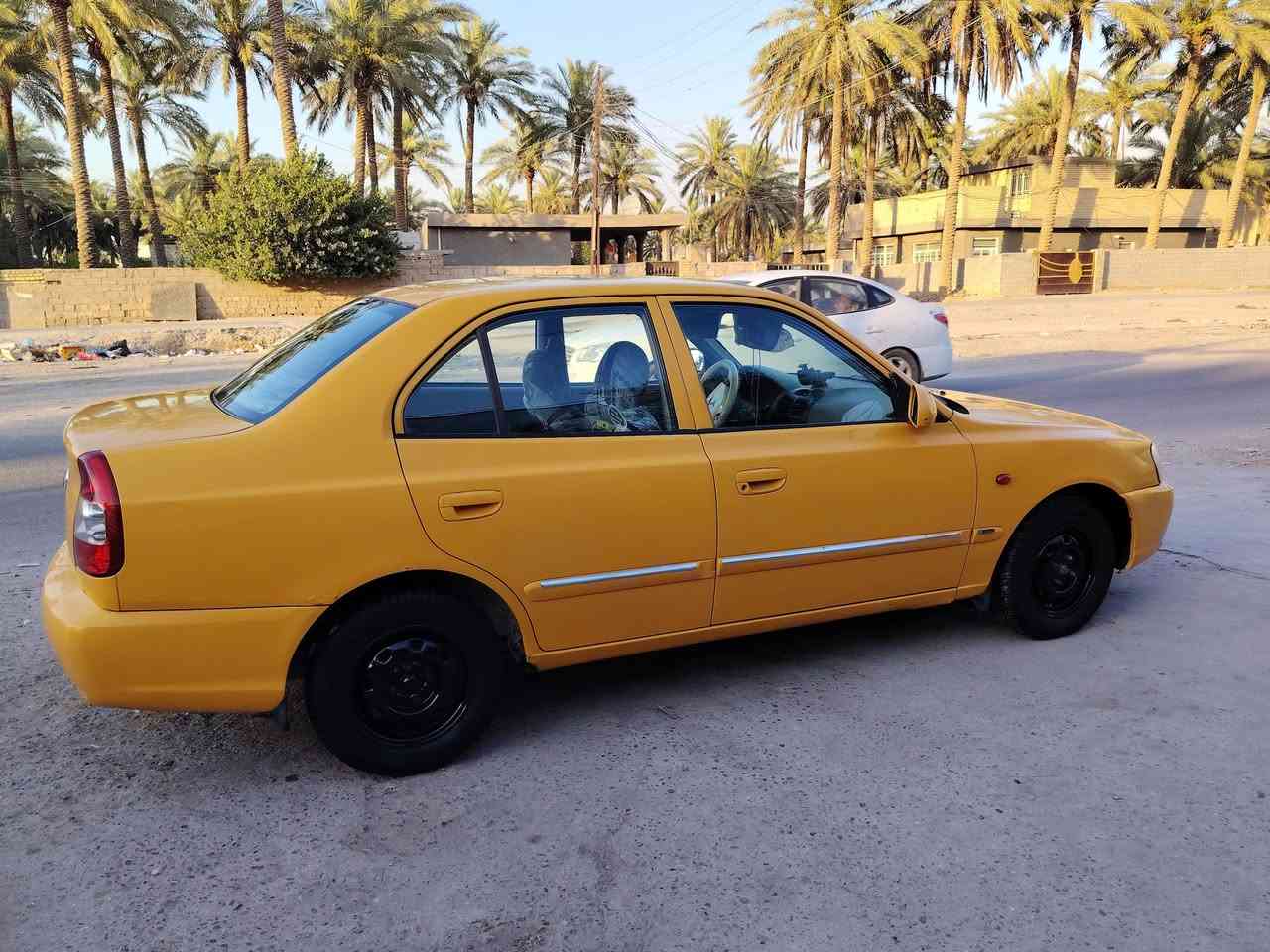 سلام عليكم فيرنا هونداي ٢٠١٤ بسمي كامله من كلشي صدر تبريد تايرات فقط تبخير بيه قليل  ب ٦٥ وبيه مجال للتواصل واتساب  *********** مكان بغداد حي اعلام
