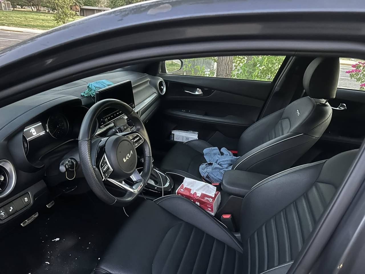 كيا فورتي موديل 23
فول مواصفات 
رقم بغداد 
بسمي 
كل التفاصيل والحادث بالصور 
حته صور التصليح 
السعر 175
***********
