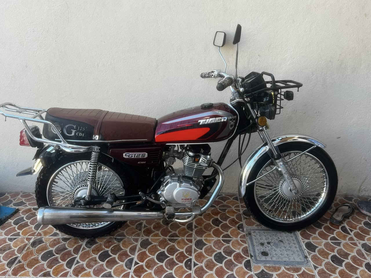 للبيع تايكر ٤كير الماطر نظيف حيل كهربائيات كلهاا شغاله ٢٠٢١تايرات جديده ٥٠٠ اوبي مجال رقم الهاتف ***********
