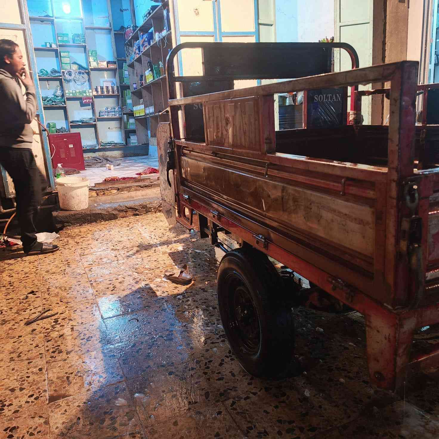 سلام عليكم شباب ستوته للبيع موديل2014ستوته ناعمه مكينه كفاله عامه شاصيه كفاله عامه ستوته كله مكفوله بس البدي ماله معمر (مكاني العماره دبيسات)تواصل عل رقم ما متواجد بل فيس (***********)
