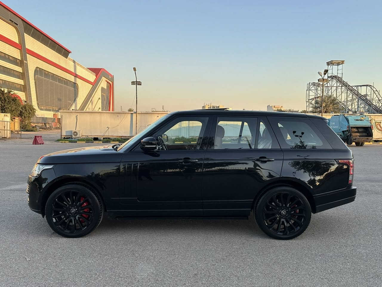 سلام عليكم
رانج روفر فوج موديل 2016 السيارة اوتوبايكراف VIP وكالة سردار مكفولة كفالة عامة ماشية 110 مكينة 8 سلندر سوبر جارج السيارة جديدة على وضع الشركة

مغلفة ppf كامل والسيارة ربع مصرف ما بيهه 
هزة وسنوية كلة جديد لل 2027

مكينه كفالة من الفتح 
كير كفالة من الفتح
اكسل كفالة من الفتح 
سوبر كفالة من الفتح 

رادارات امامية
جنطة كهرباء
رادارات مري
مري شفط
تدفئة ستيرن
خزن ميموري كشنات
خزن ميموري ستيرن
بيبان 4 شفط
جكات 
بانوراما
دوسات كهرباء
3 شاشات
5 كامرات 360 
كشنات 4 مساج 
كشنات 4 تدفئة تبريد
سماعات ميرديان 
رادارات امامية خلفية 

ومعروفة مواصفات ال VIP يرادلهه هواي حته اذكرهن 
رقم اربيل ب اسمي تحويل مباشر 

عنوان السيارة بغداد / زيونة 
للاستفسار ***********
