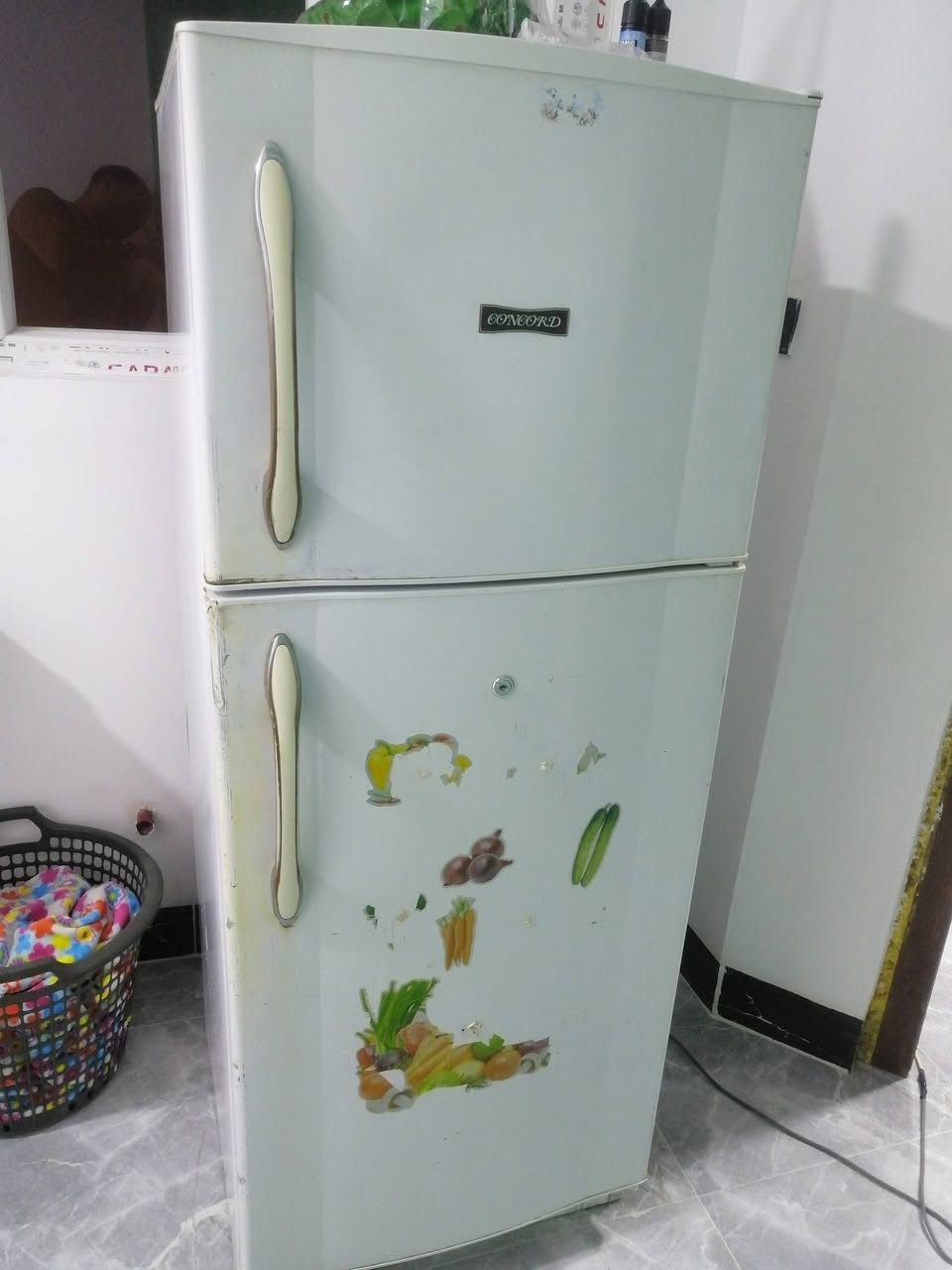 ***********.  اخوان ثلاجه مستعمله سعرها 60 بيها مجال.
