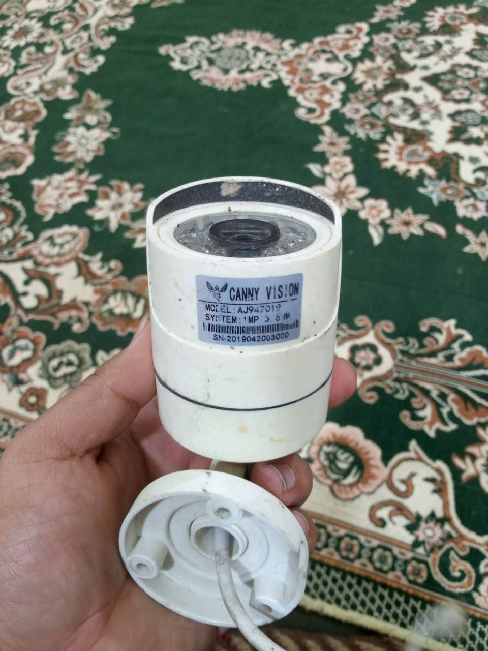 متوفر ٥ كاميرات مستعمل نضيف شغال ١٠٠٪ جبت جدد و اريد ابيعهن مكاني كوت 
قيم باليرضي الله والعافية..
***********
